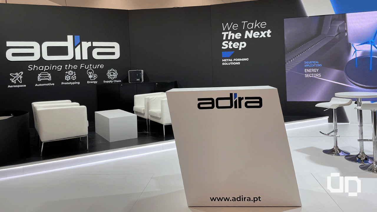Stand para feira da ADIRA desenvolvido pela UNDONE